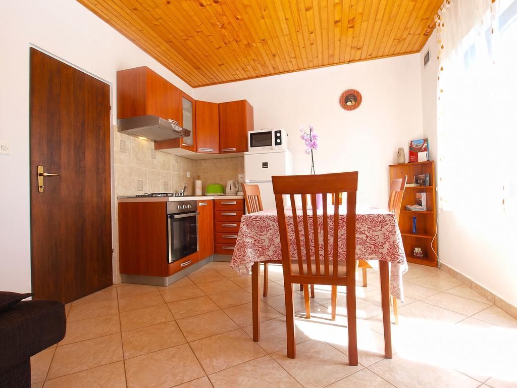 House Sandra 1430 Peresiji Exterior photo